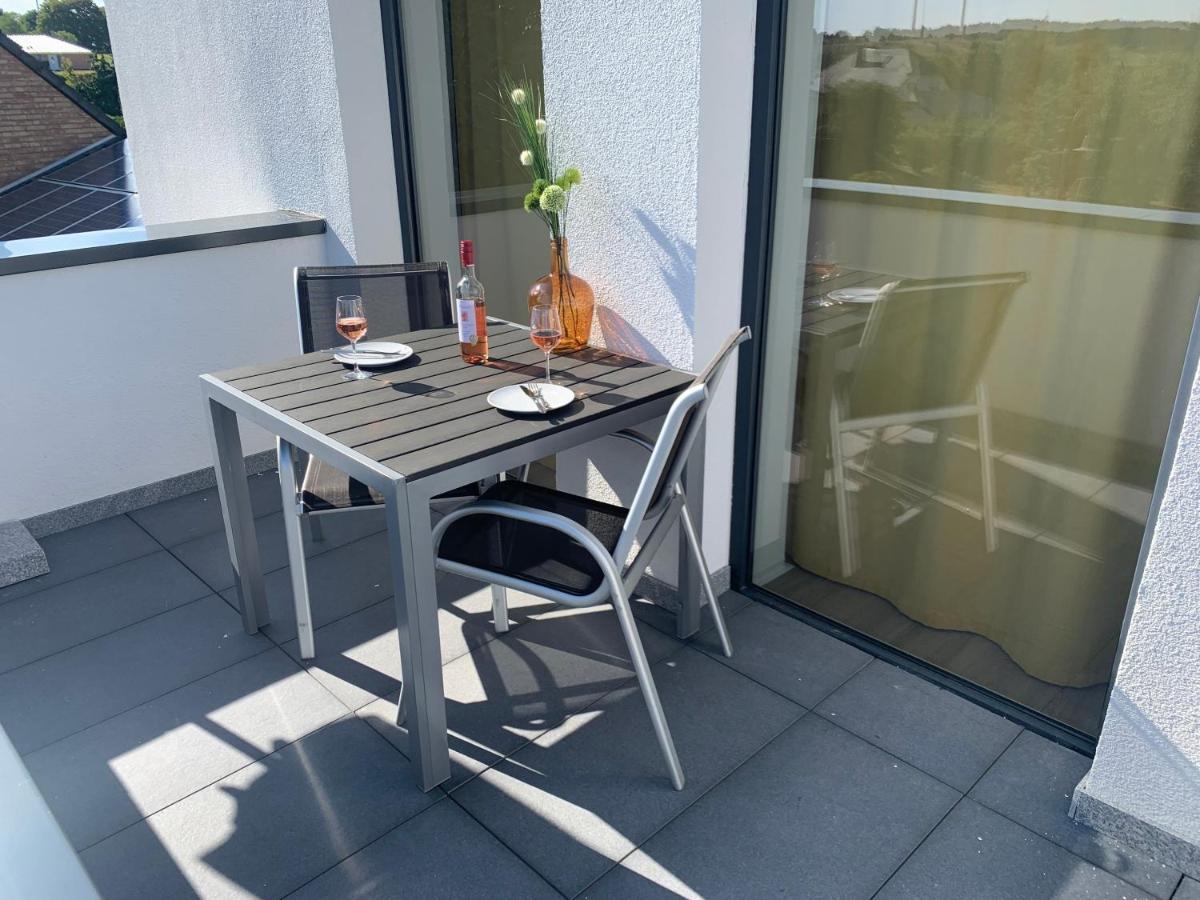 Eifel24, Neues Und Modernes Appartement Mit Dachterrasse Schwirzheim Luaran gambar